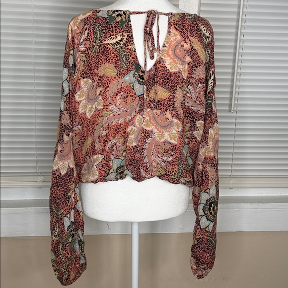 Angie Floral V-Neck Blouse - Picture 5 of 6